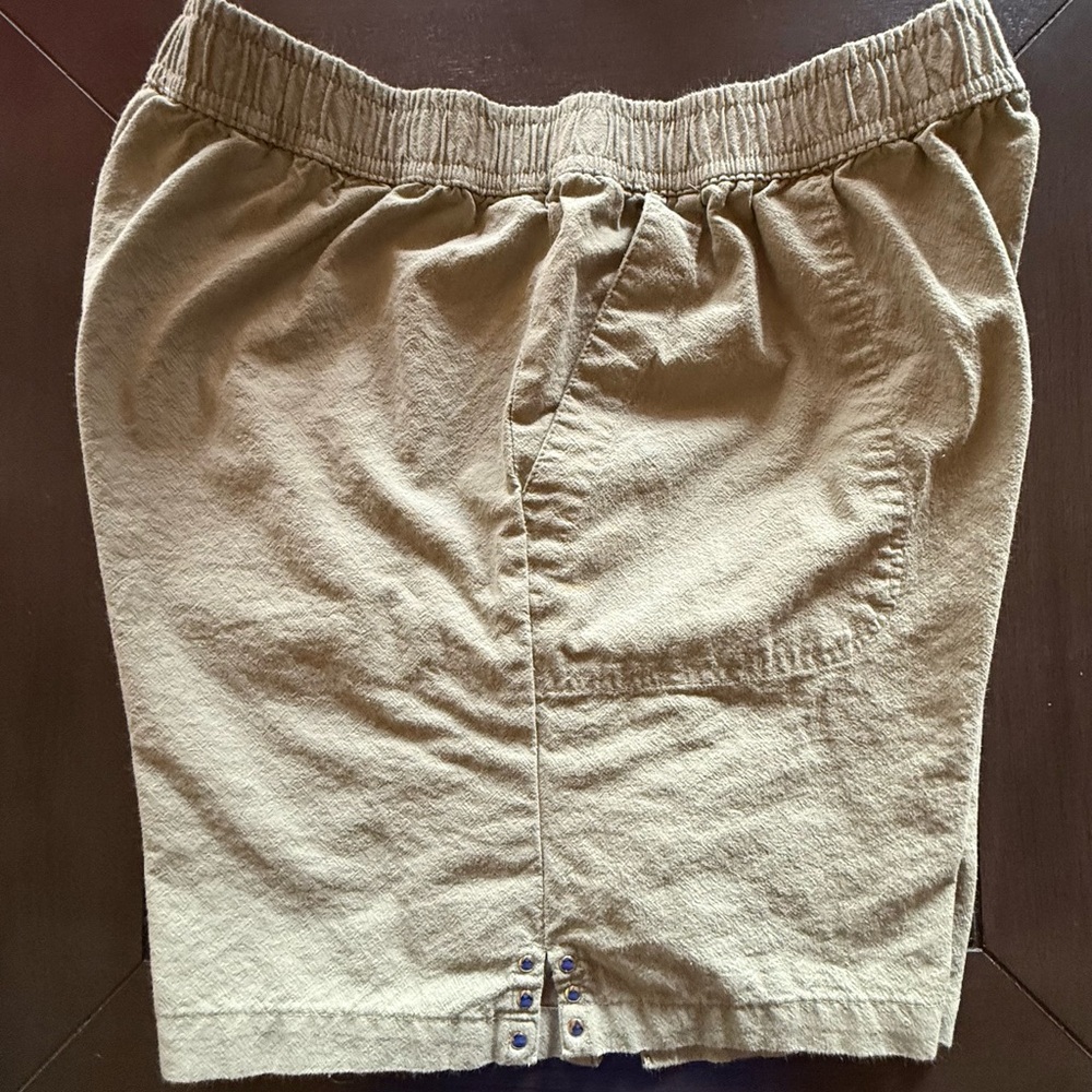 Emily Daniel’s Women’s Shorts
Pale Green, Size Large.